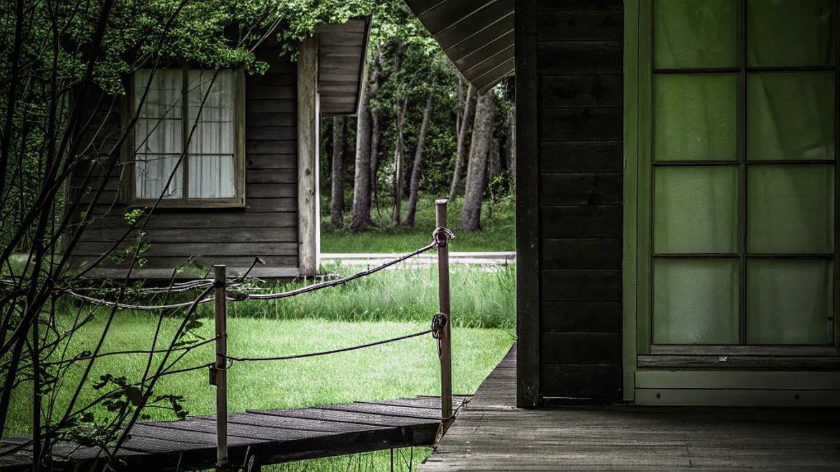 Choosing Eco-Friendly Accommodations as a Nomad